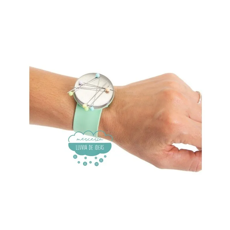 Caja de alfileres en colores pastel - Katia