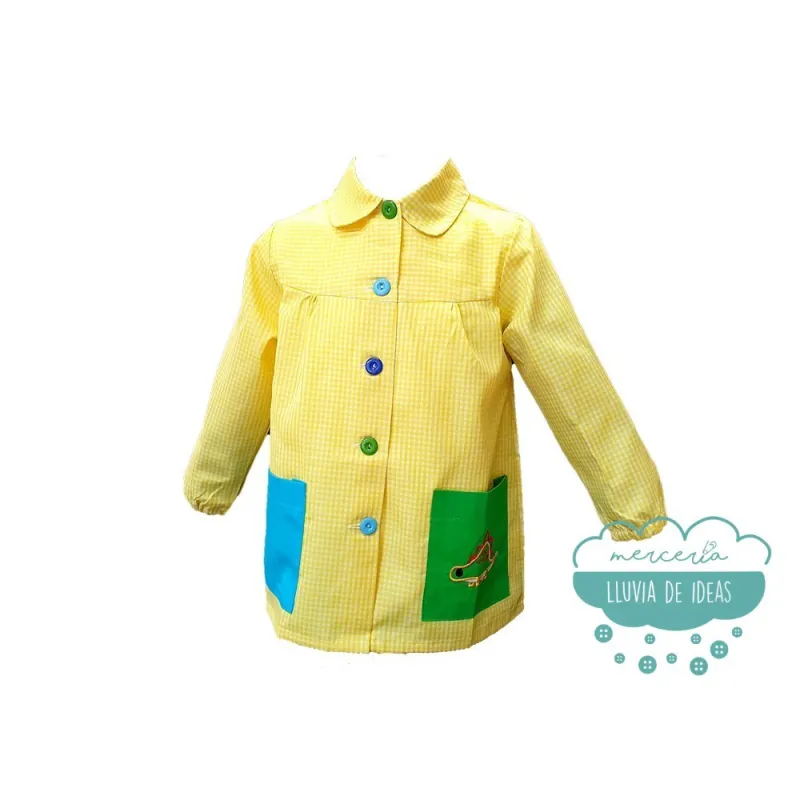 Bata escolar o mandilón bordado amarillo - Modelo vichy cuadros con cuellos