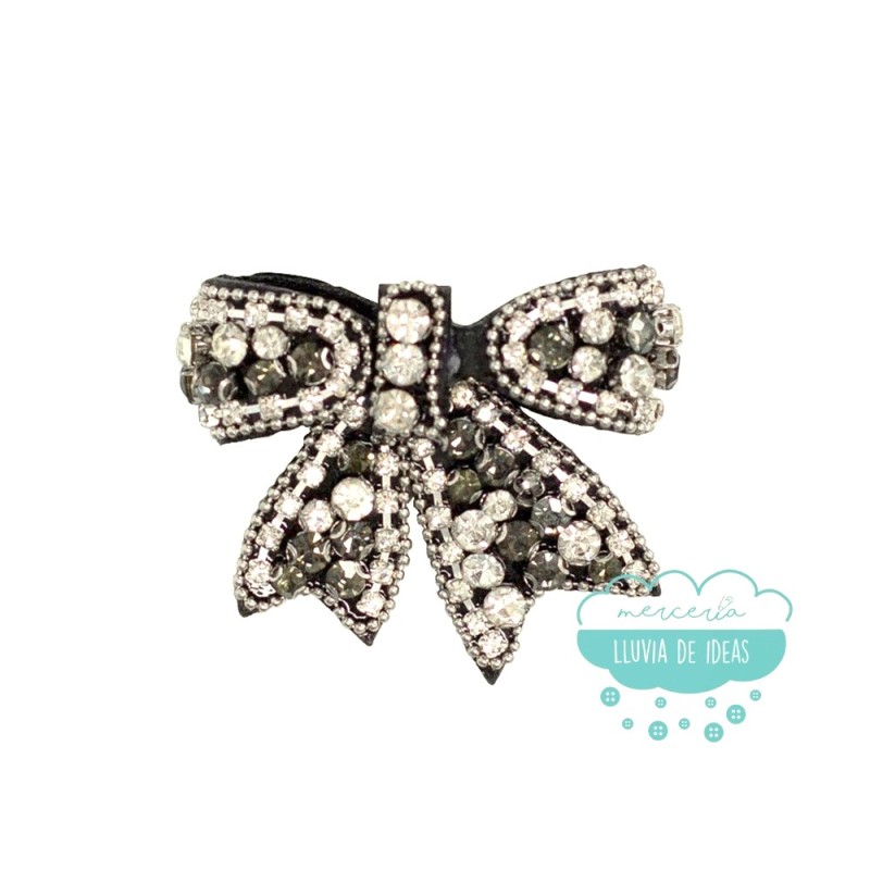 Aplicación strass Lazo