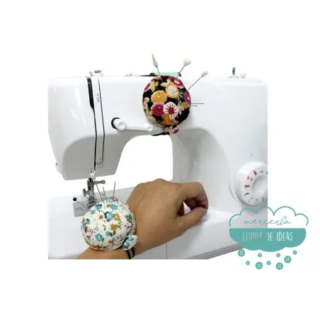 Alfiletero o acerico para máquina de coser o muñeca