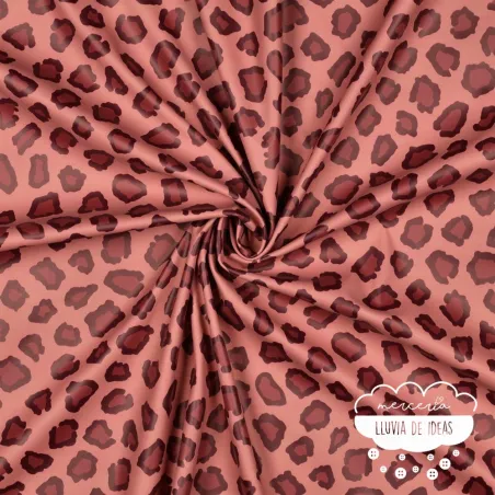 Tela impermeable Raincoat Animal Print fondo rosa