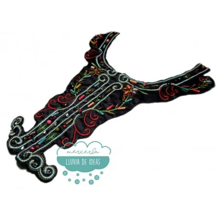 Cuello étnico bordado con abalorios y piedras - Serie Perú
