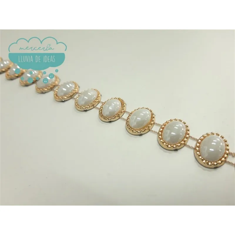 Pasamanería tipo cadeneta con perlas ovaladas - Serie Roman