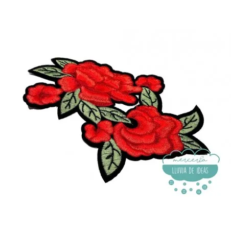 Parche bordado termoadhesivo - Flores rojas - Serie Yamila