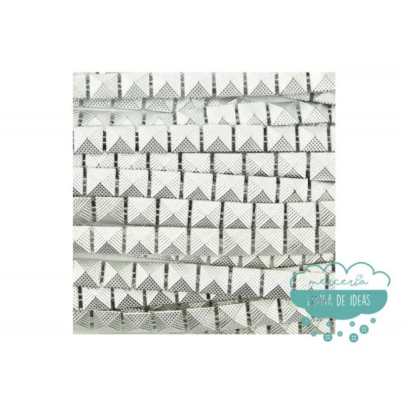 Pasamanería de tachas metalizadas de varios colores - Serie Abie Mercería Lluvia de Ideas